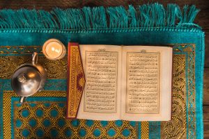 How should a beginner start reading the Quran?